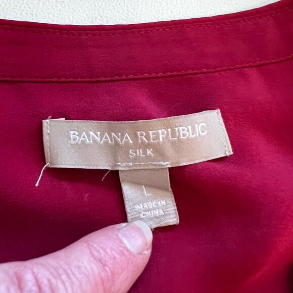 Banana Republic 100% Silk Blouse Oxblood Red Luxe Minimalist Capsule Wardrobe - Picture 5 of 11